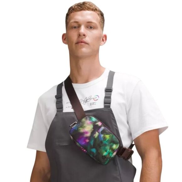 Lululemon Everywhere Belt Bag 1L Pride Graphic - Picture 3 of 9